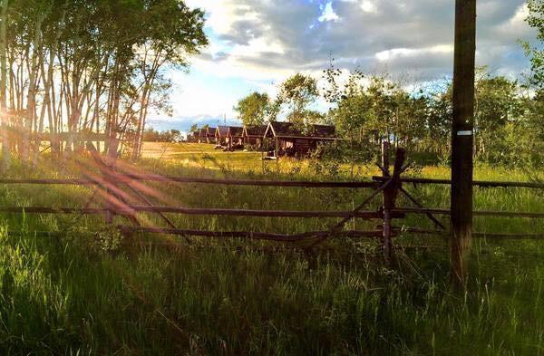 Flying U Ranch Hotel Seventy Mile House Exterior foto