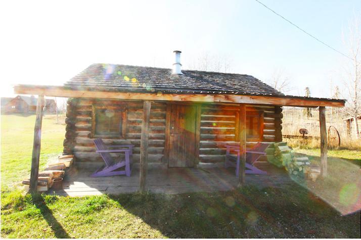 Flying U Ranch Hotel Seventy Mile House Exterior foto