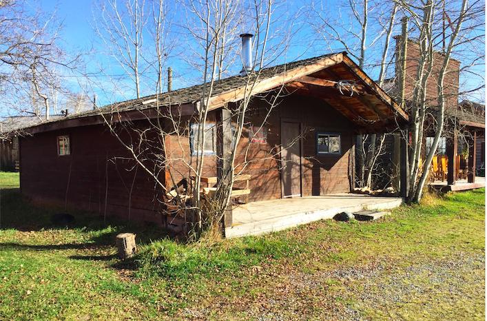 Flying U Ranch Hotel Seventy Mile House Exterior foto