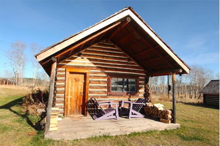 Flying U Ranch Hotel Seventy Mile House Exterior foto